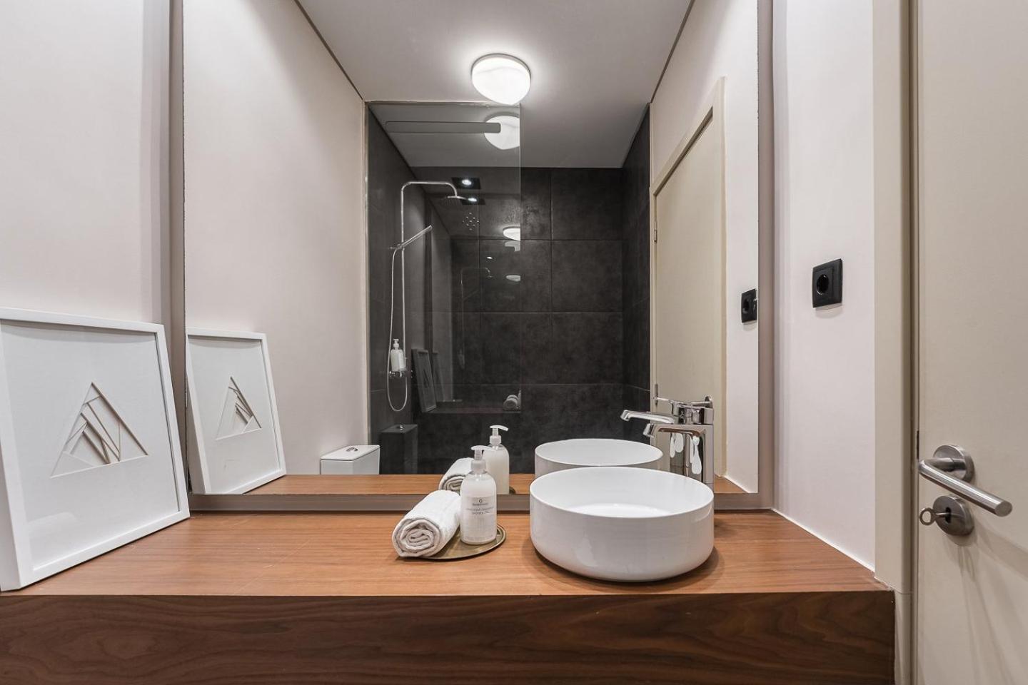 Guestready - Quental Wallpaper Near Marques Square Порто Екстериор снимка